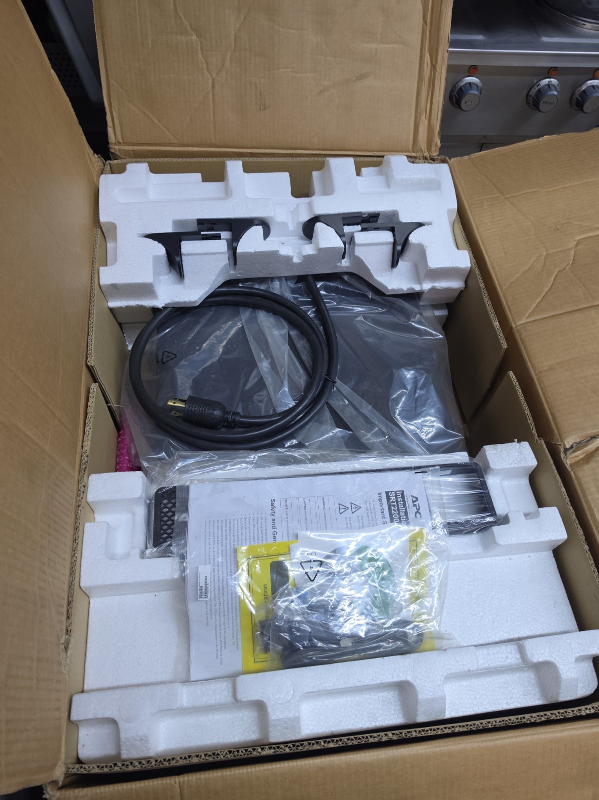 Surplus New APC SRT 3000 Tower 120V UPS (SRT3000XLA) New Batteries Installed