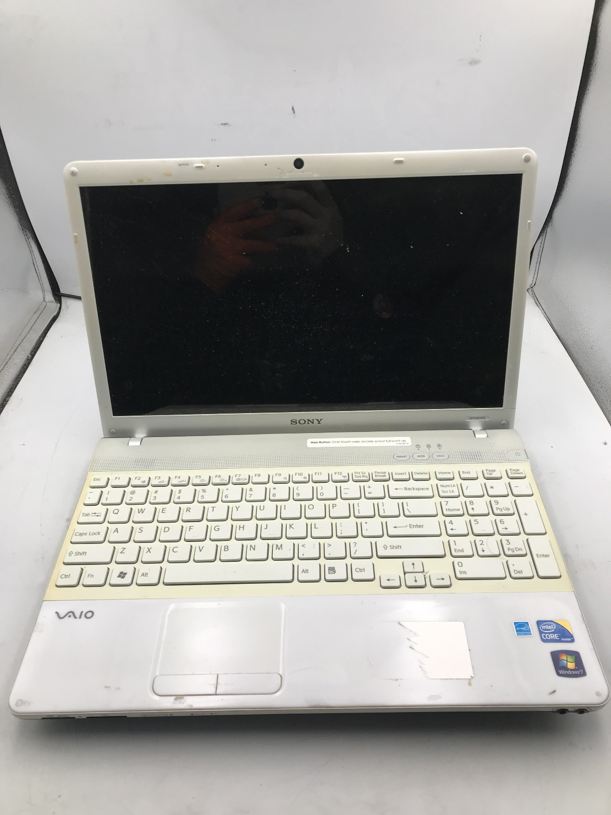 SONY VAIO VPCEBT1FX  - FOR PARTS/REPAIR - INTEL I3 330M - NO RAM - READ DESC -BB