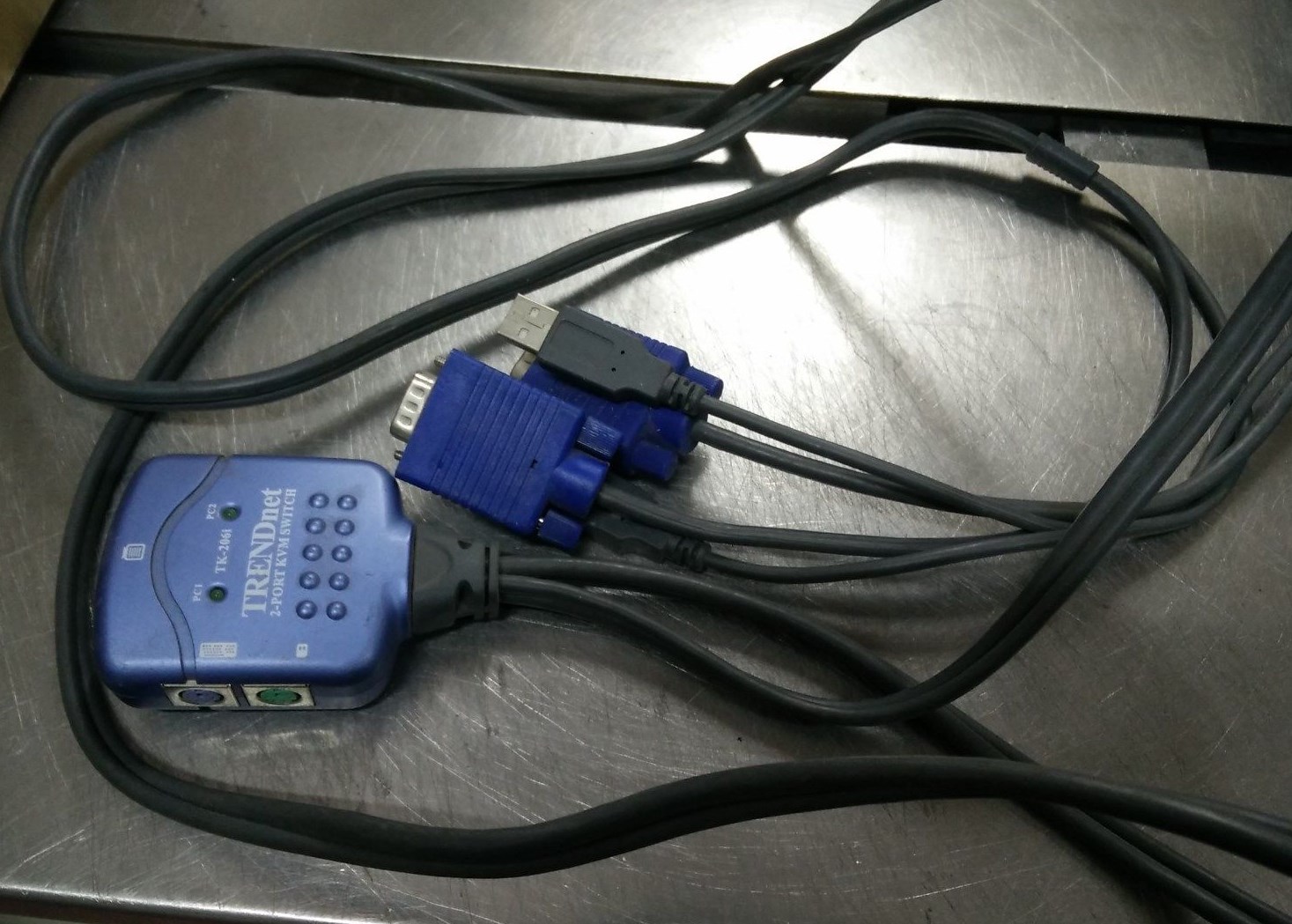 TRENDnet TK-206i 2-Port USB KVM Switch - 