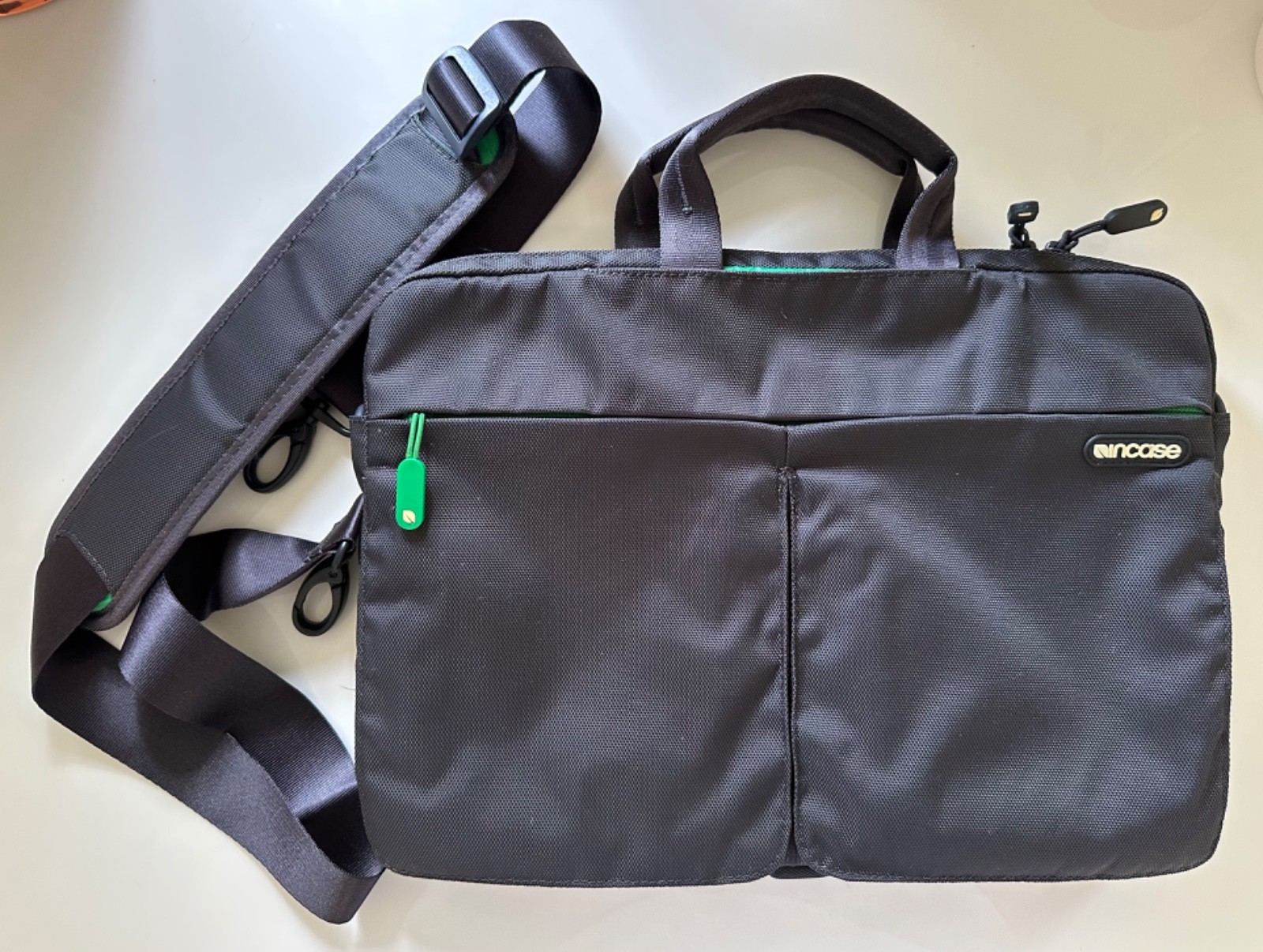 Incase Sling Sleeve Deluxe 13" MacBook Pro Laptop Briefcase Bag Gray CL60264