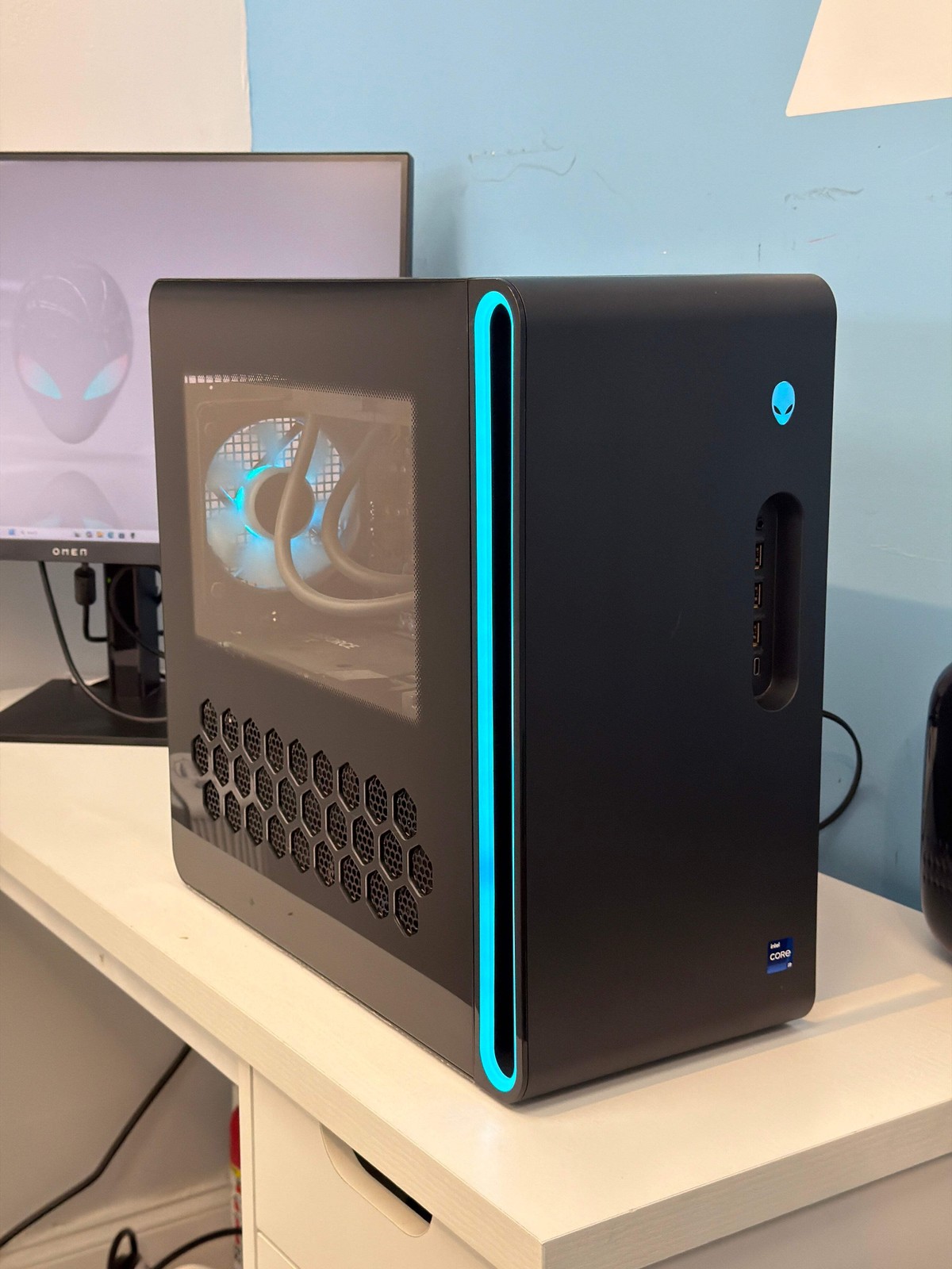 Alienware Aurora R16 Desktop i9-13900F 32GB DDR5 1TB SSD 1TB HDD RTX 4070