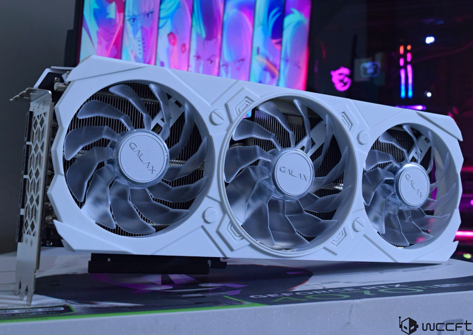 GALAX NVIDIA GeForce RTX 4070 White Triple Fan GPU ARGB