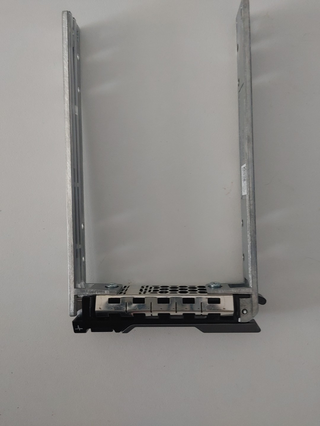 Server SAS Drive Slot 2.5-3in Drives 