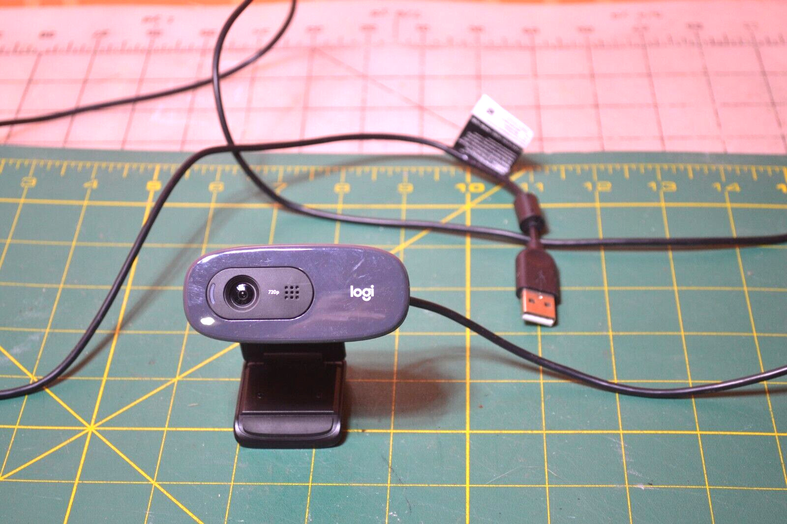 Logitech Logi C270HD Webcam 720p V-U0018 Built In Mic USB Computer Camera