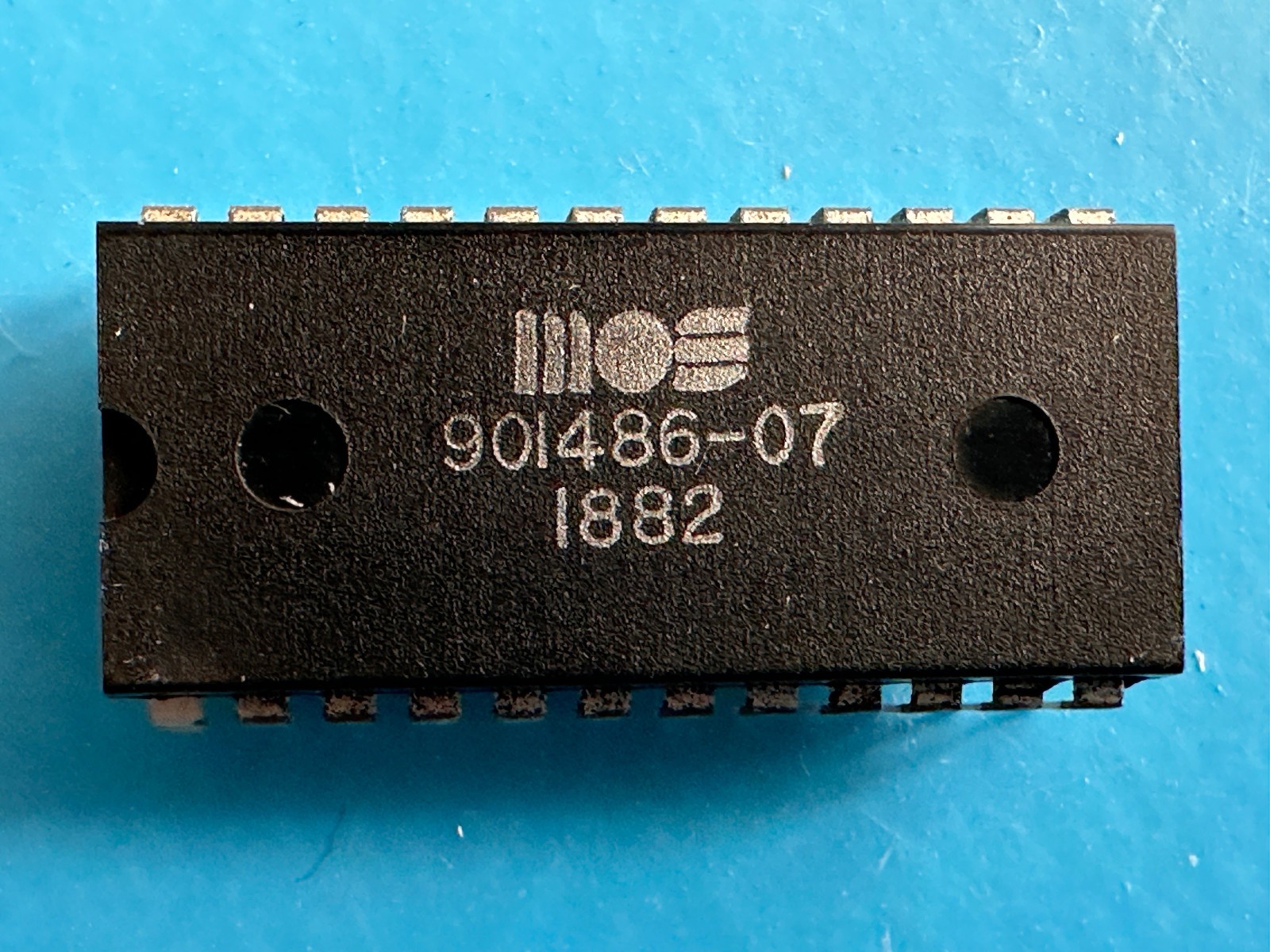 1 CHIP: MOS 901486-07 Chip for Commodore VC 20 Floppy 1541 #18 82