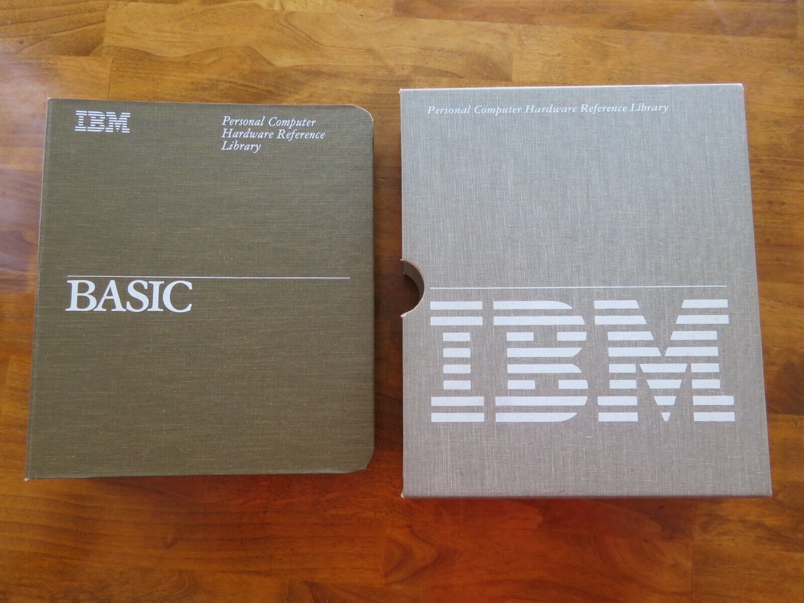Microsoft IBM Personal Computer HARDWARE REFERENCE LIBRARY, BASIC PC 6361132
