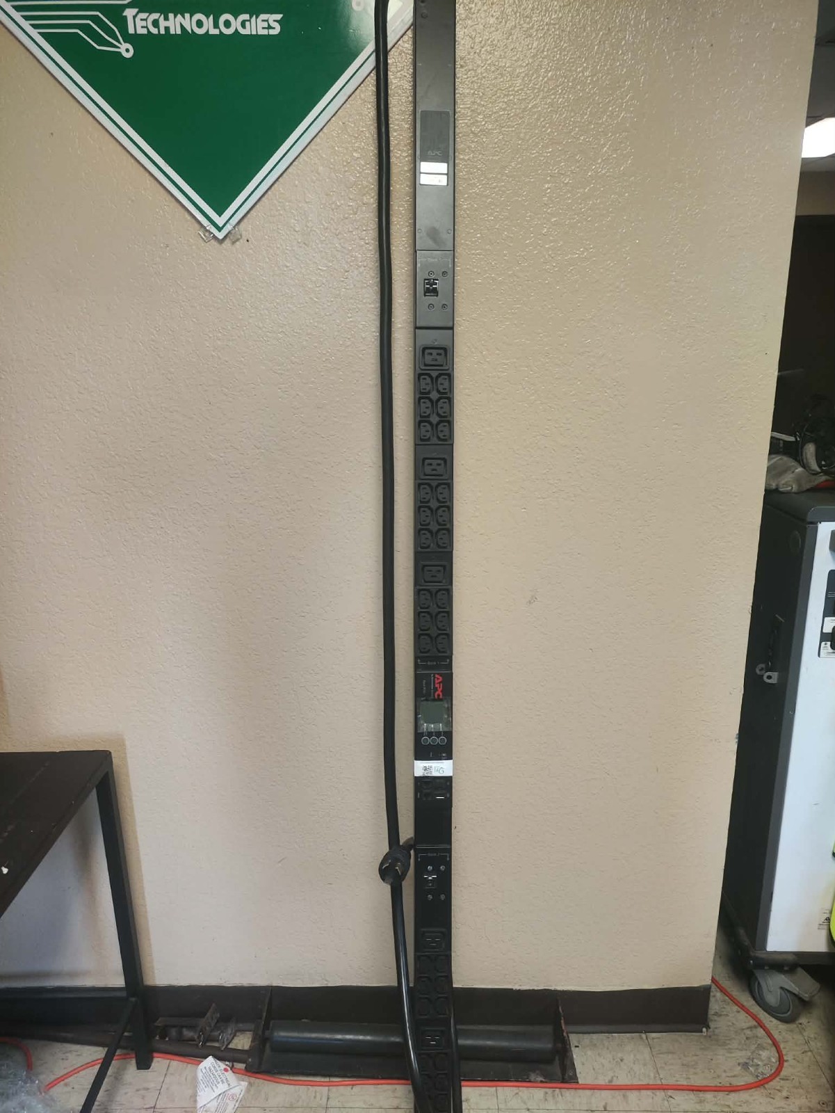 APC AP8841 NetShelter Metered Rack 5.0 kW 208V 24A   42-Outlet - Used