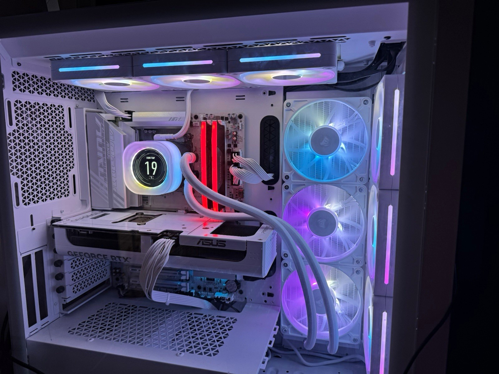 High Performance Gaming PC / All White