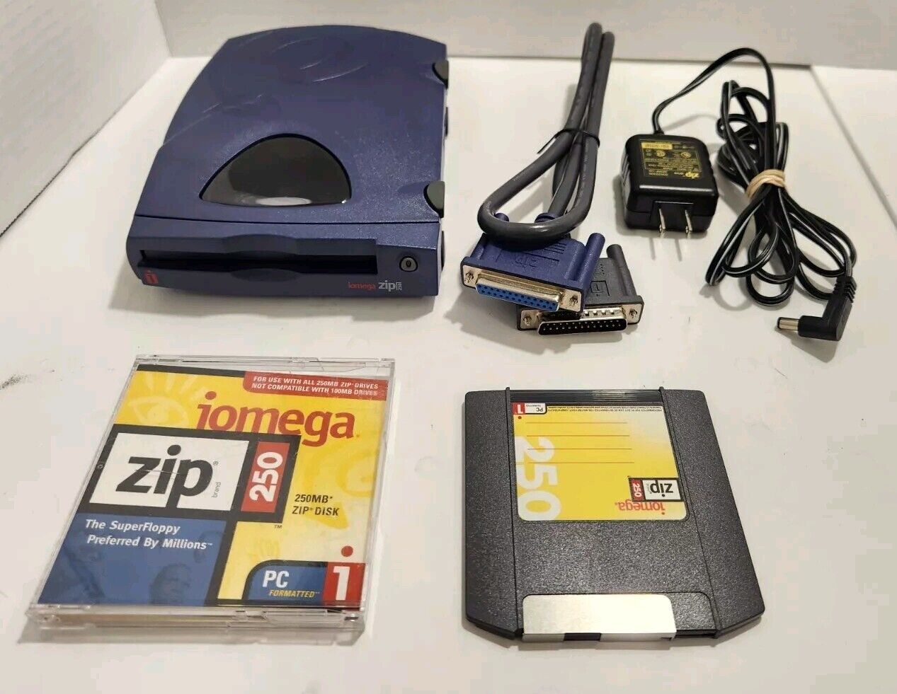 Iomega ZIP 250 External Drive Z250P 250MB Disc  AC Power Supply & Parallel Cable