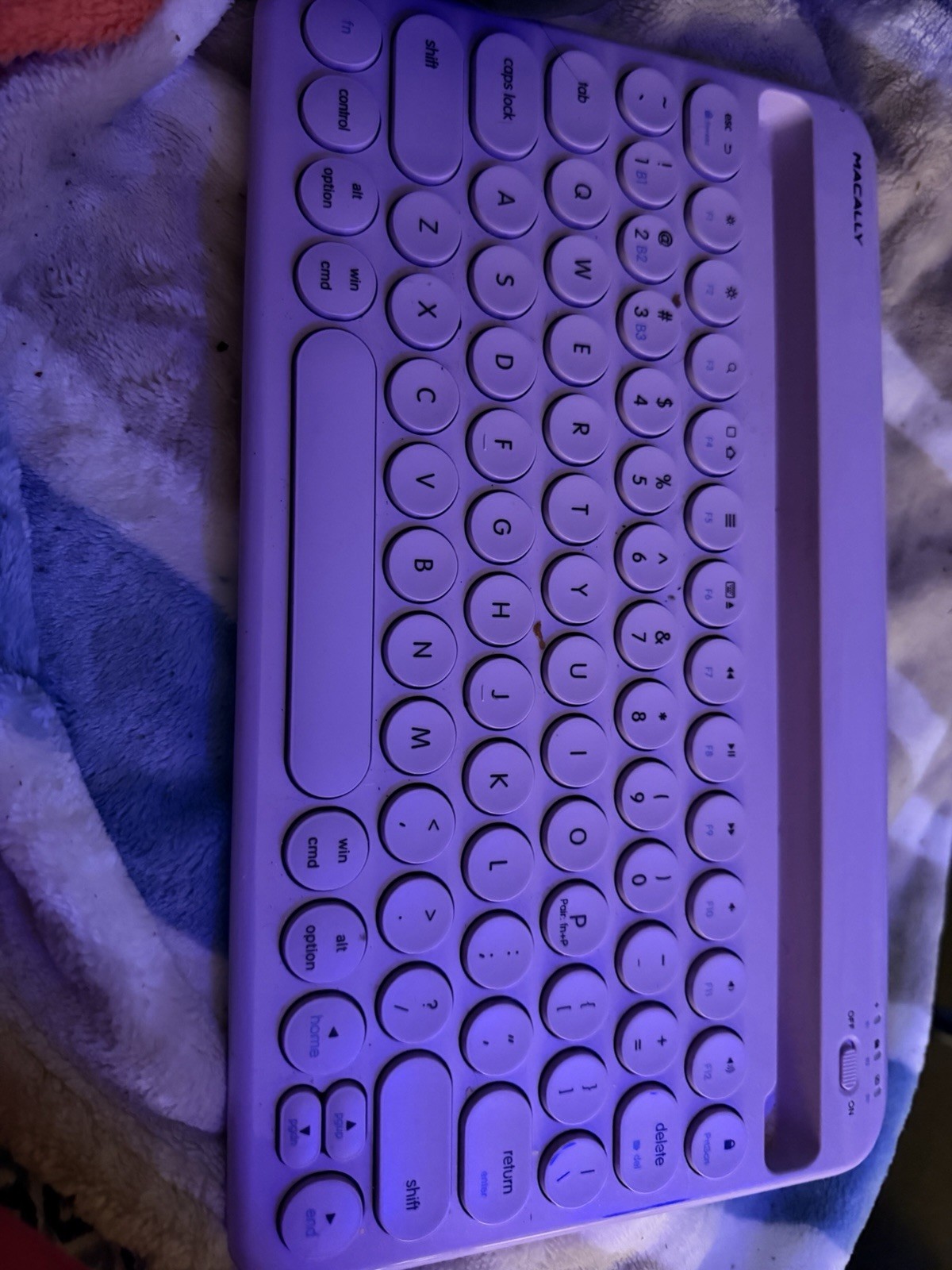 Macally Slim Bluetooth Keyboard KEYBATPU Purple Built-In Battery QWERTY