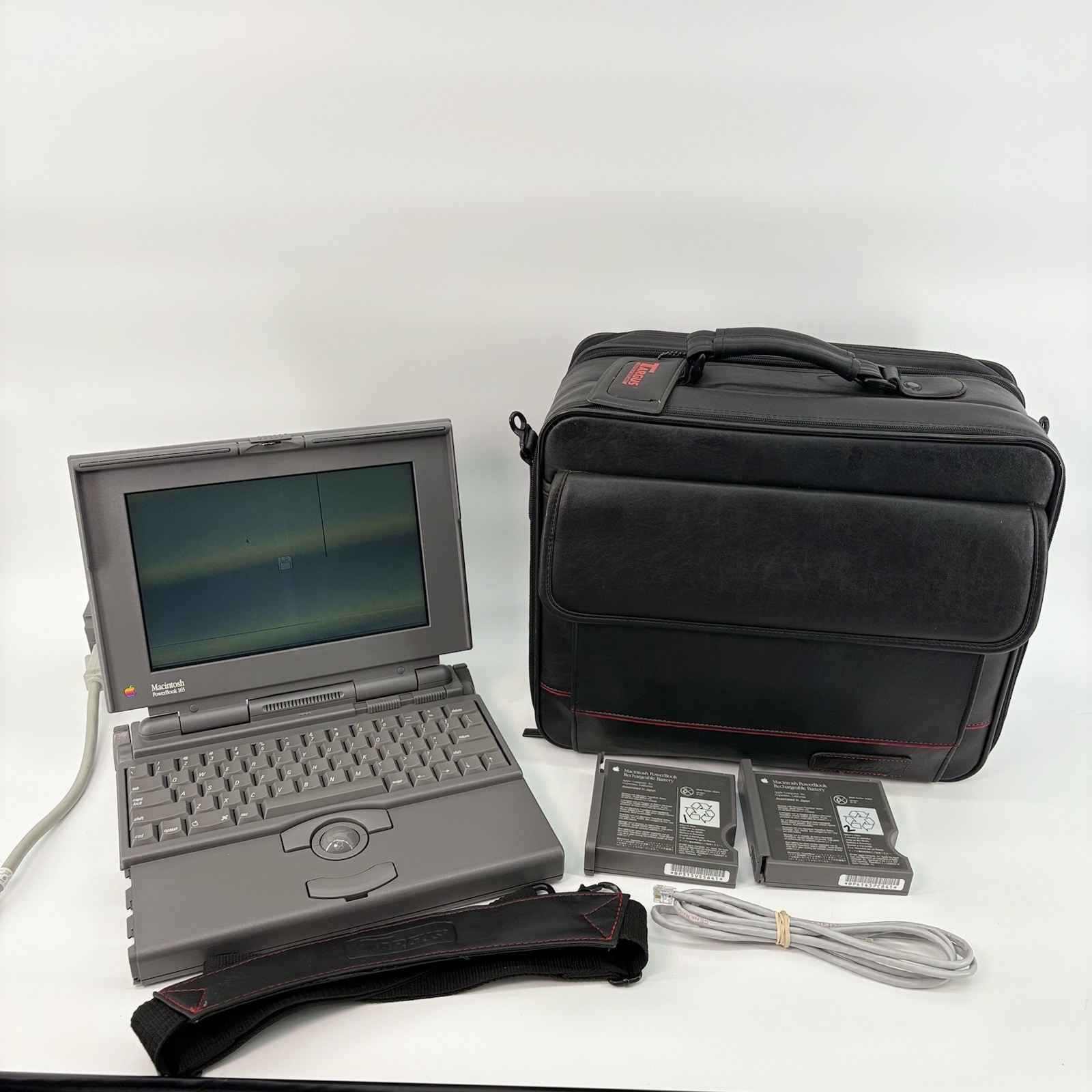 Apple Macintosh PowerBook 165 No Operating System Has Line In Screen Powers On￼