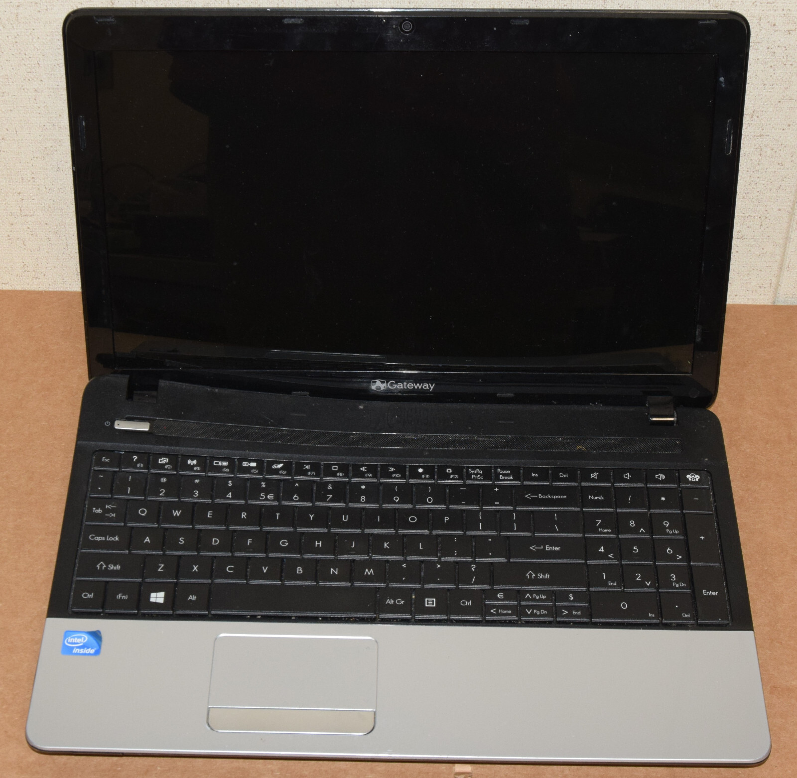 DEAD JUNK Gateway NE56R31u 15.6" Laptop Incomplete AS IS Parts Repair