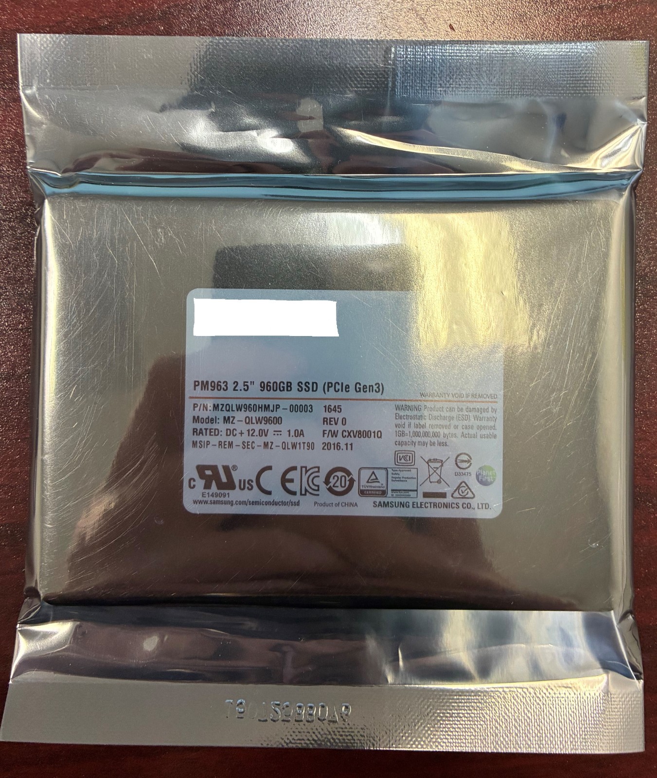 Samsung SSD 960GB PM963 2.5" PCIE Gen 3 PN: MZQLW960HMJP-00003 MODEL: MZ-QLW9600