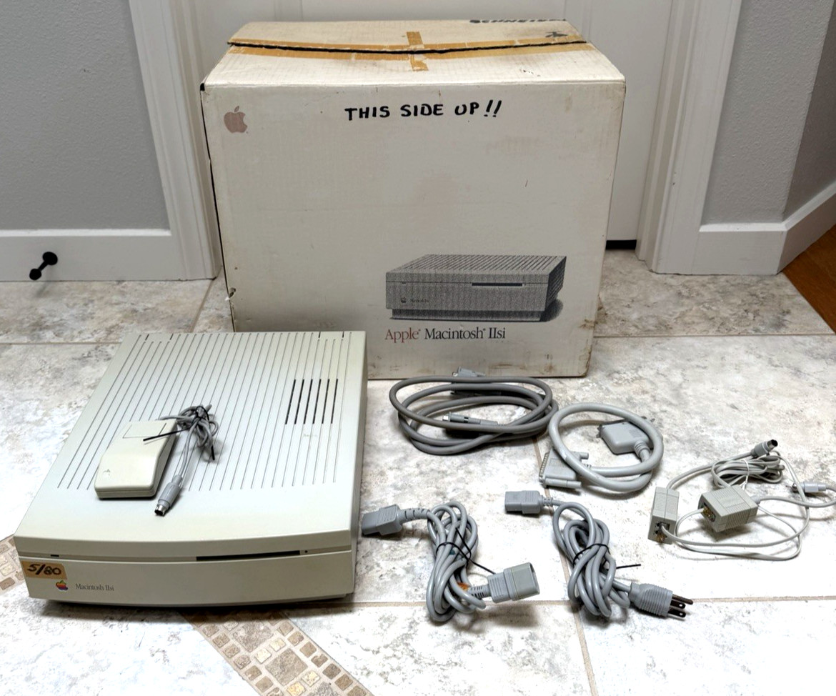 FOR DISPLAY Vintage Apple Macintosh IIsi M0360 Desktop Computer w Original Box