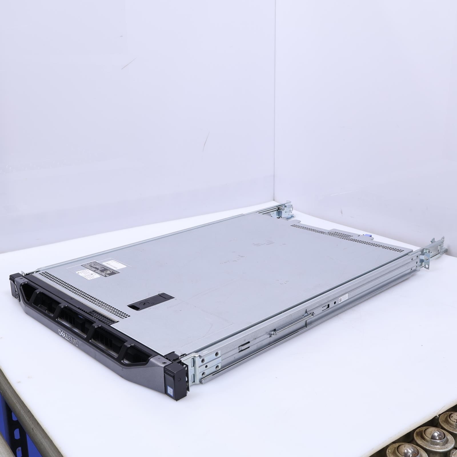 Dell Poweredge R330 1x Intel Xeon E3-1220 v5 8GB RAM 2x 1TB HDD No OS