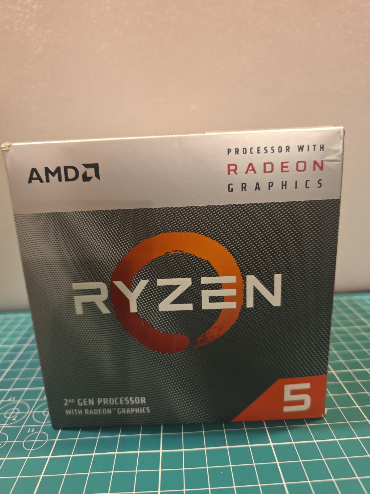 AMD Ryzen 5 3400G 3.7GHz Quad-Core Desktop Processor New-Factory Sealed 