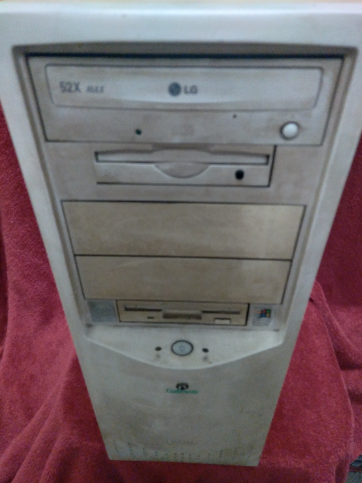 Vintage Gateway Computer - Model # GP6 - 350