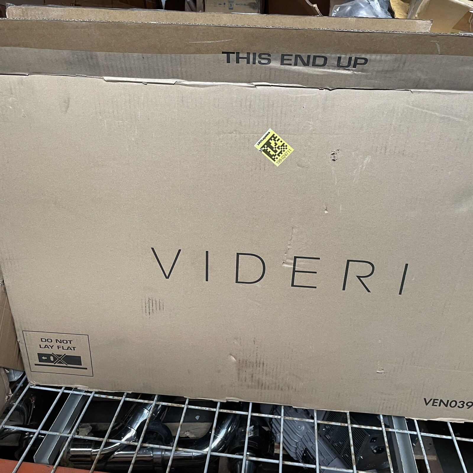 NEW Videri Canvas V4 Plug B Commercial Retail Digital Video Display 44" 2-Pack