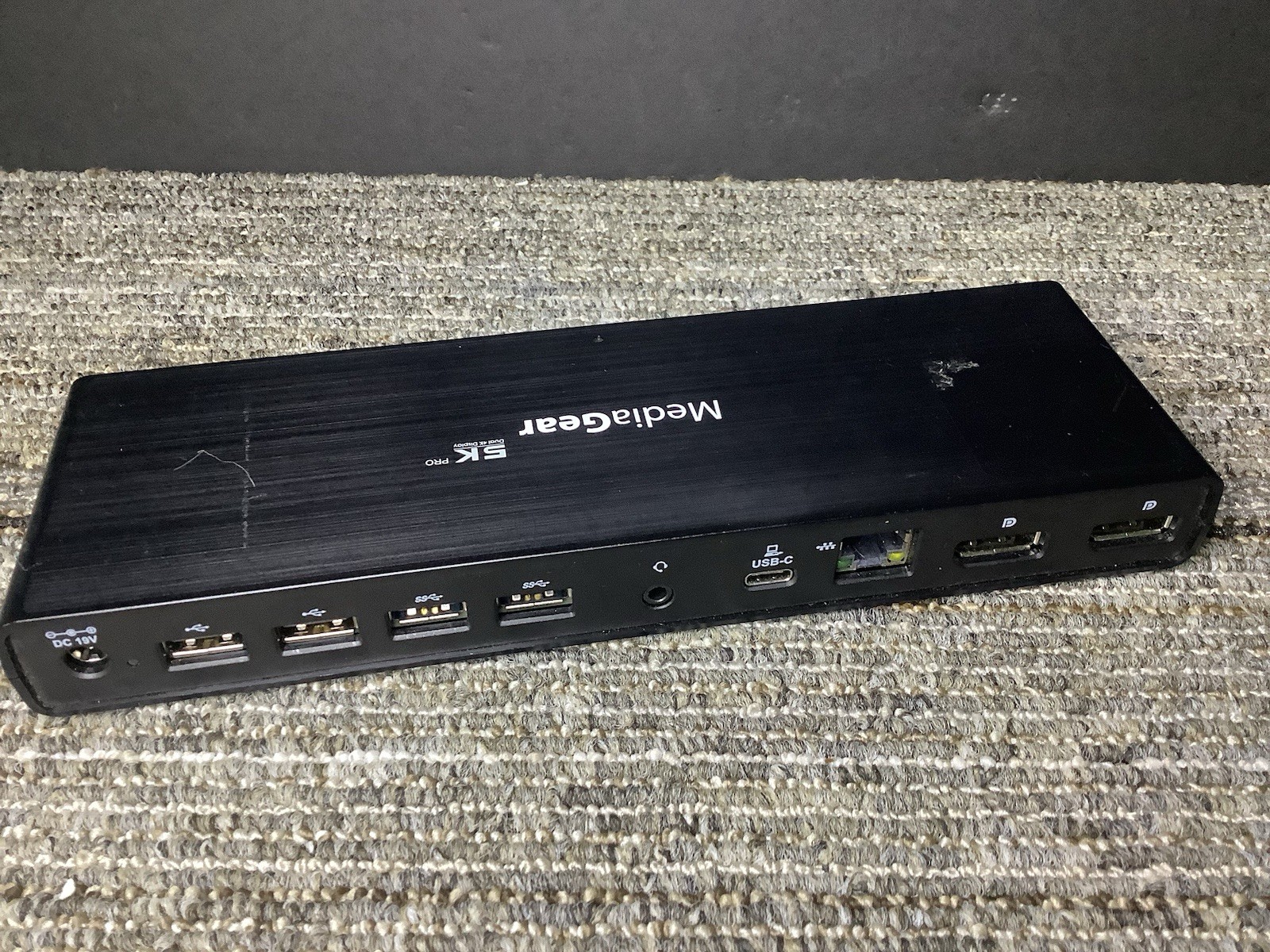 MediaGear R-DK0001, USB-C Universal Docking Station, NO ACCESSORIES/Power cord