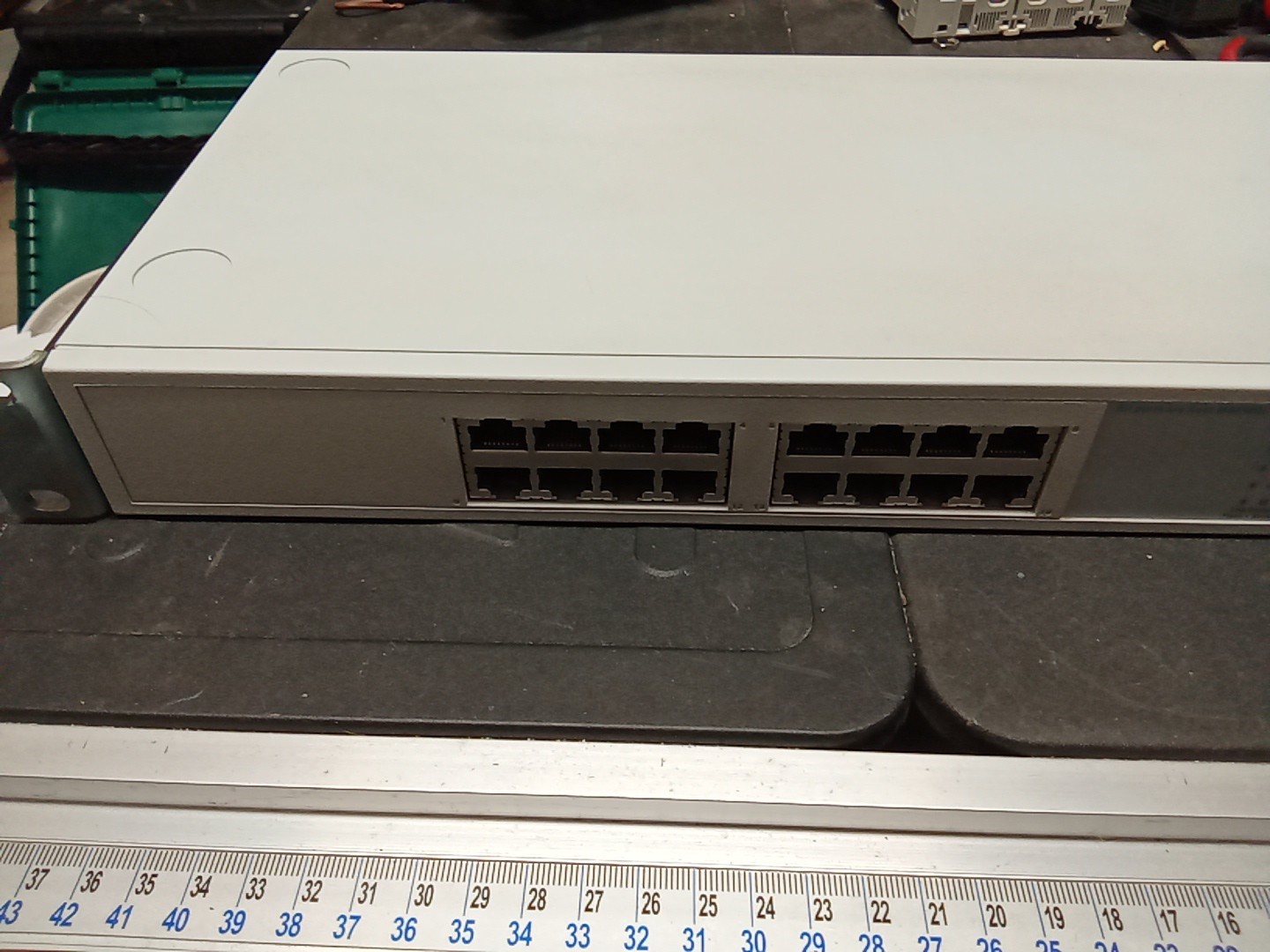 3Com 3C16470 Baseline 10/100 Network Switch Switch Switch