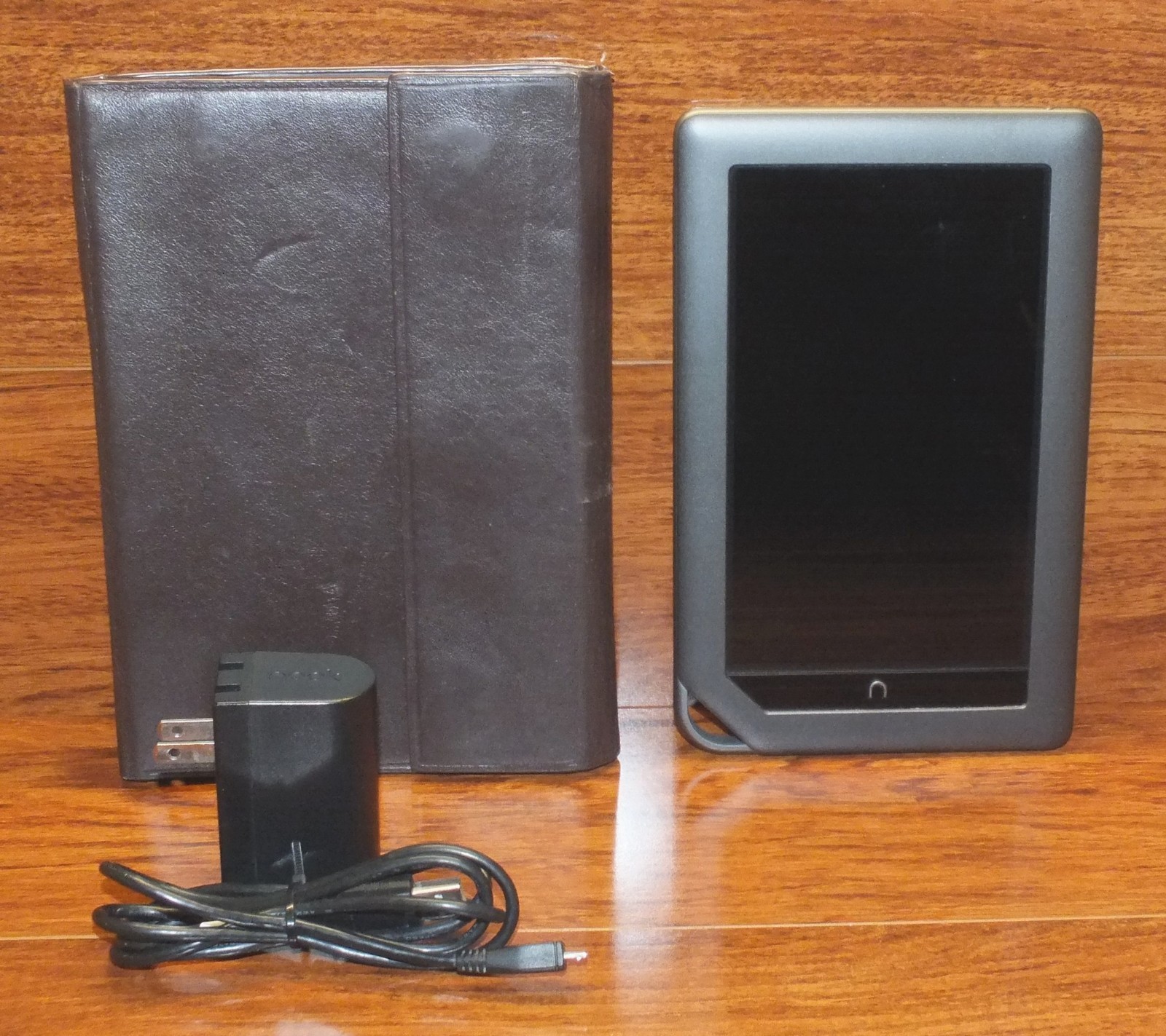 Genuine Nook Color (BNRV200) Black 7 Inch Screen Barnes & Noble 8GB With Wi-Fi
