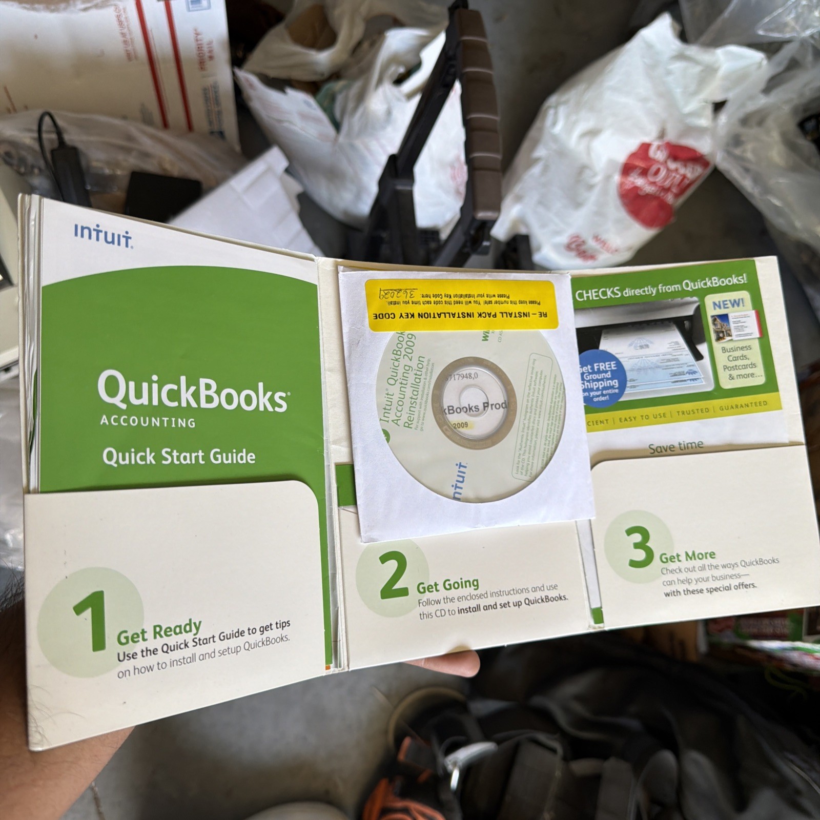Intuit QuickBooks  2009 for Windows Complete W/ Disc & License Key
