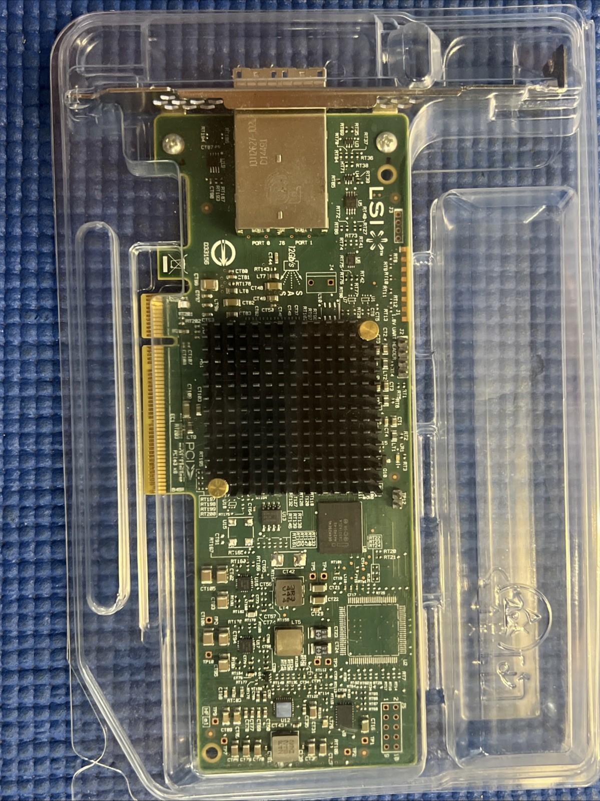 Broadcom LSI SAS 9300-8e 12Gb/s 8-port SFF8644 PCIe 3.0 Controller