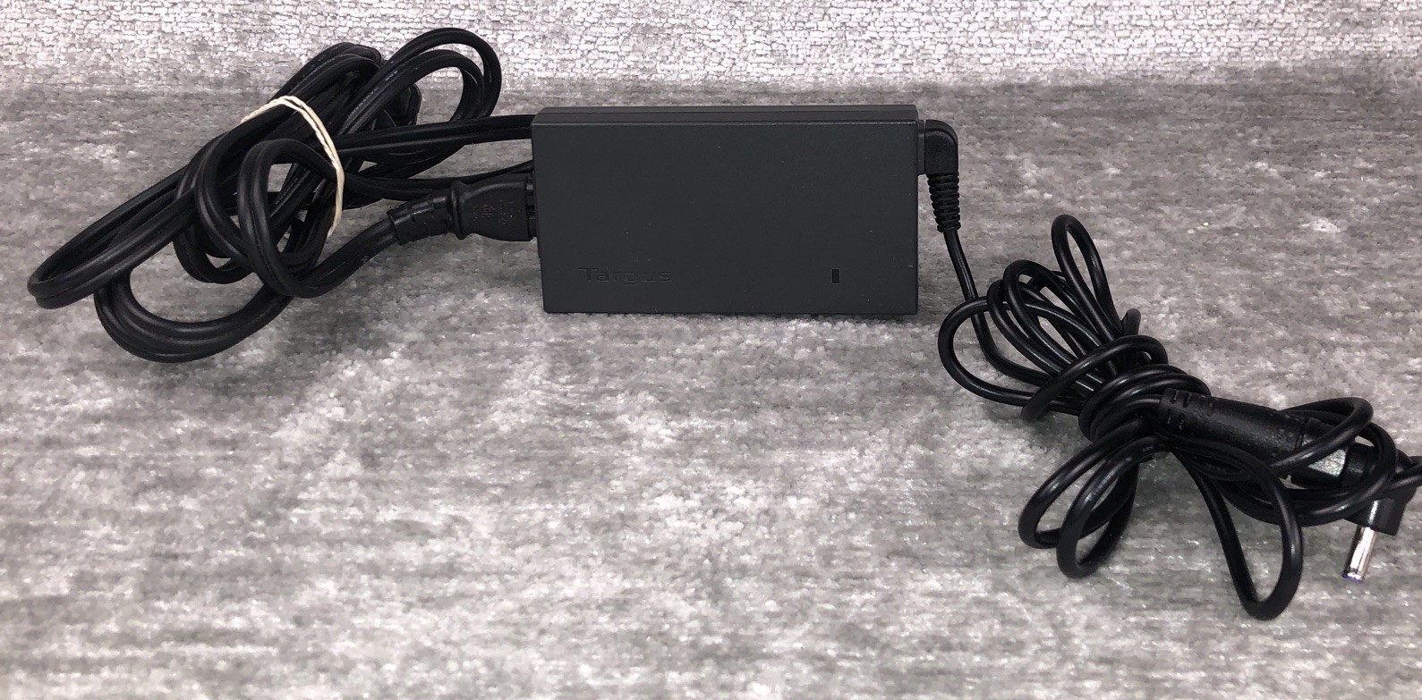 Targus APA92US 65W AC Universal Laptop Charger
