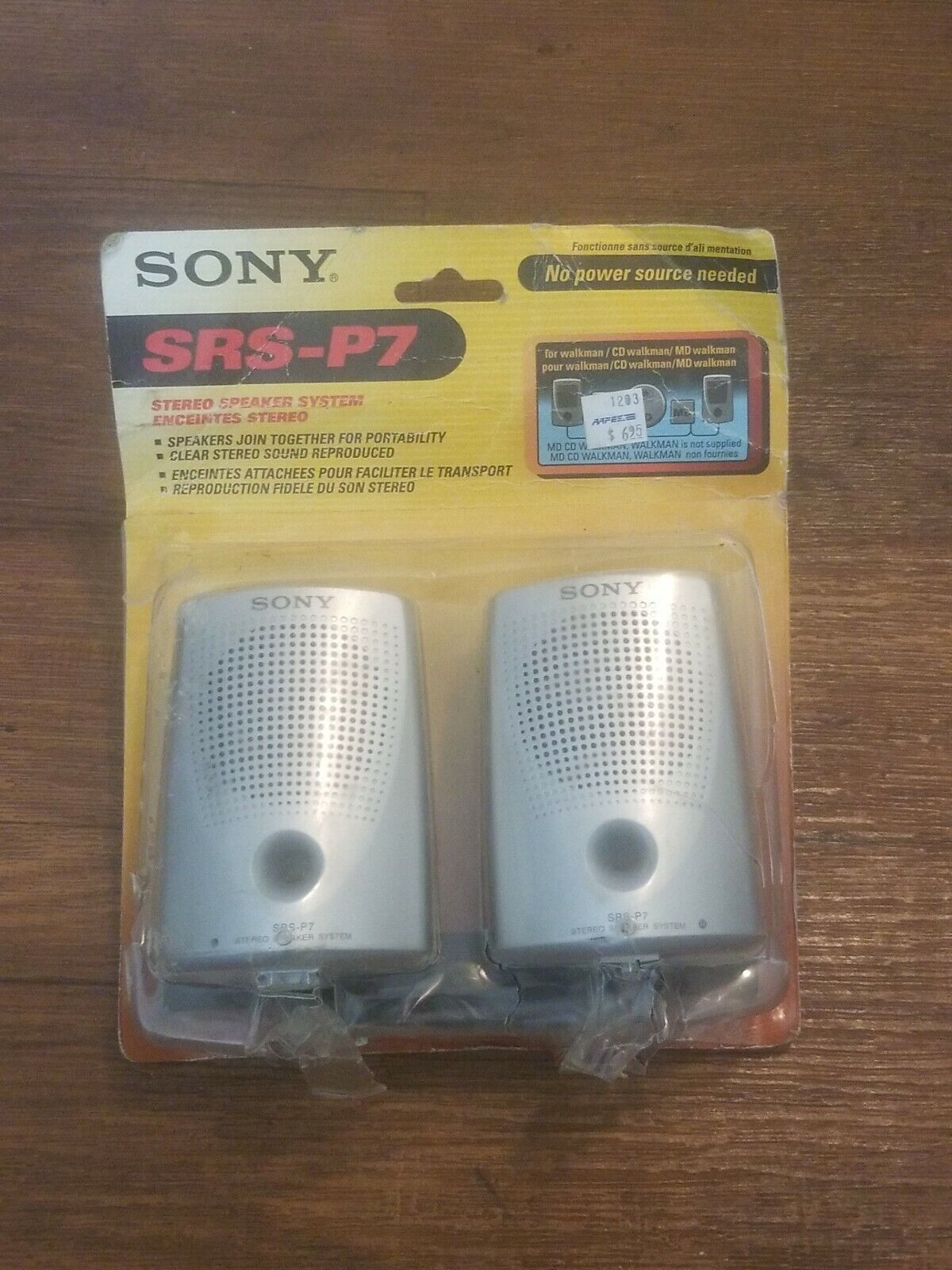 Sony SRS-P7 Desktop Portable Stereo Speakers for Walkman NEW (DAMAGE PACKAGE)