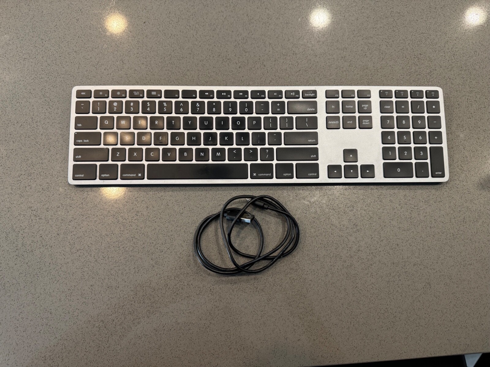 MATIAS Backlit Wireless Aluminum Keyboard - Silver/Black FK418BTLSB