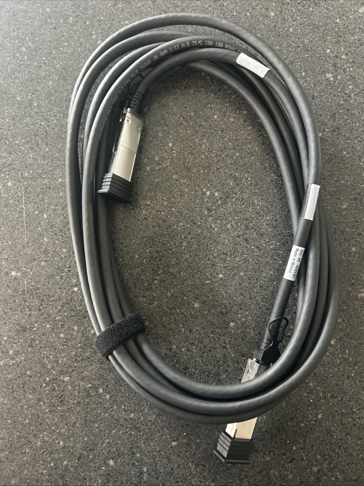NetApp 112-00178 REV: A0 5M QSFP-QSFP External SAS Shelf Cable– Open Box