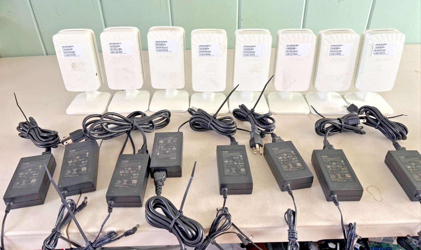 Aruba Access Point Model APINH503 LOT OF 8 With power cables And Stand Fst Ship