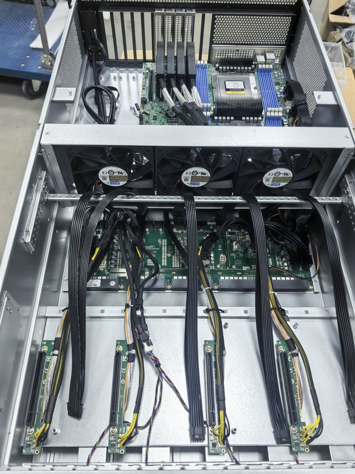 ASRock RACK 6U Server Chassis 8GPU PCIe 5.0 X16 Bandwidth For AMD 9004-9005
