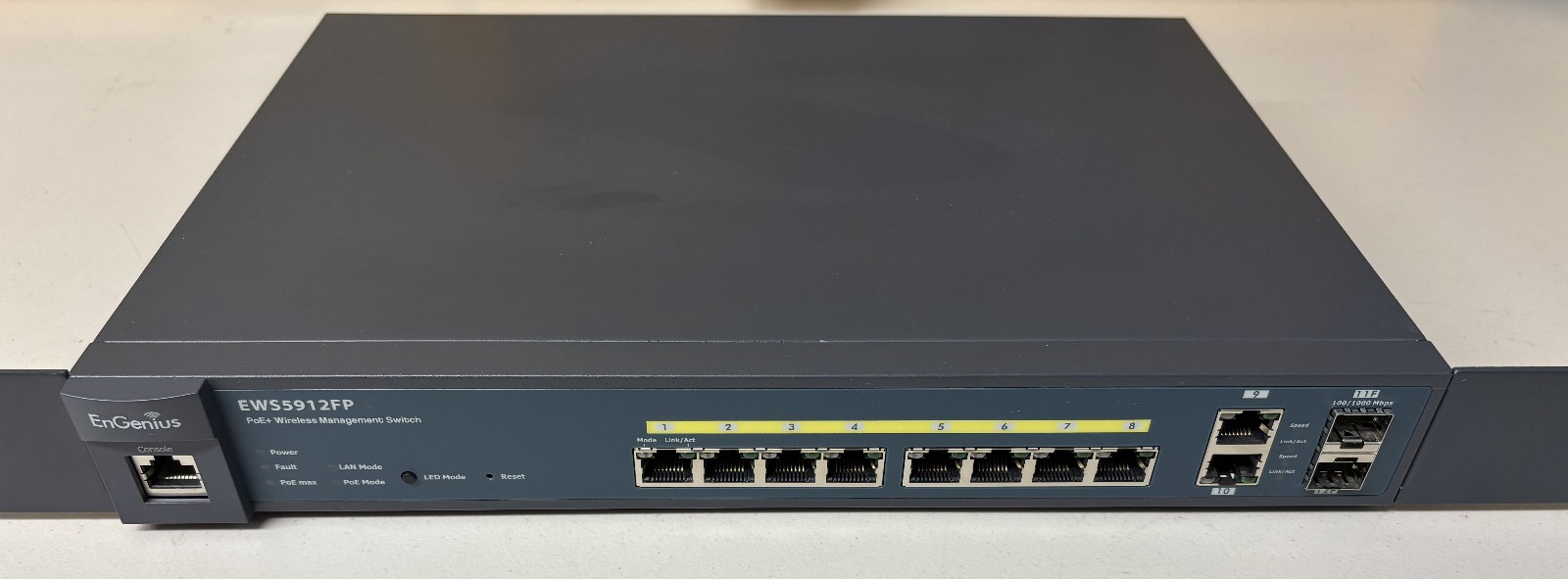 EnGenius EWS5912FP 1U Network 8Port Gigabit Switch  w/ears