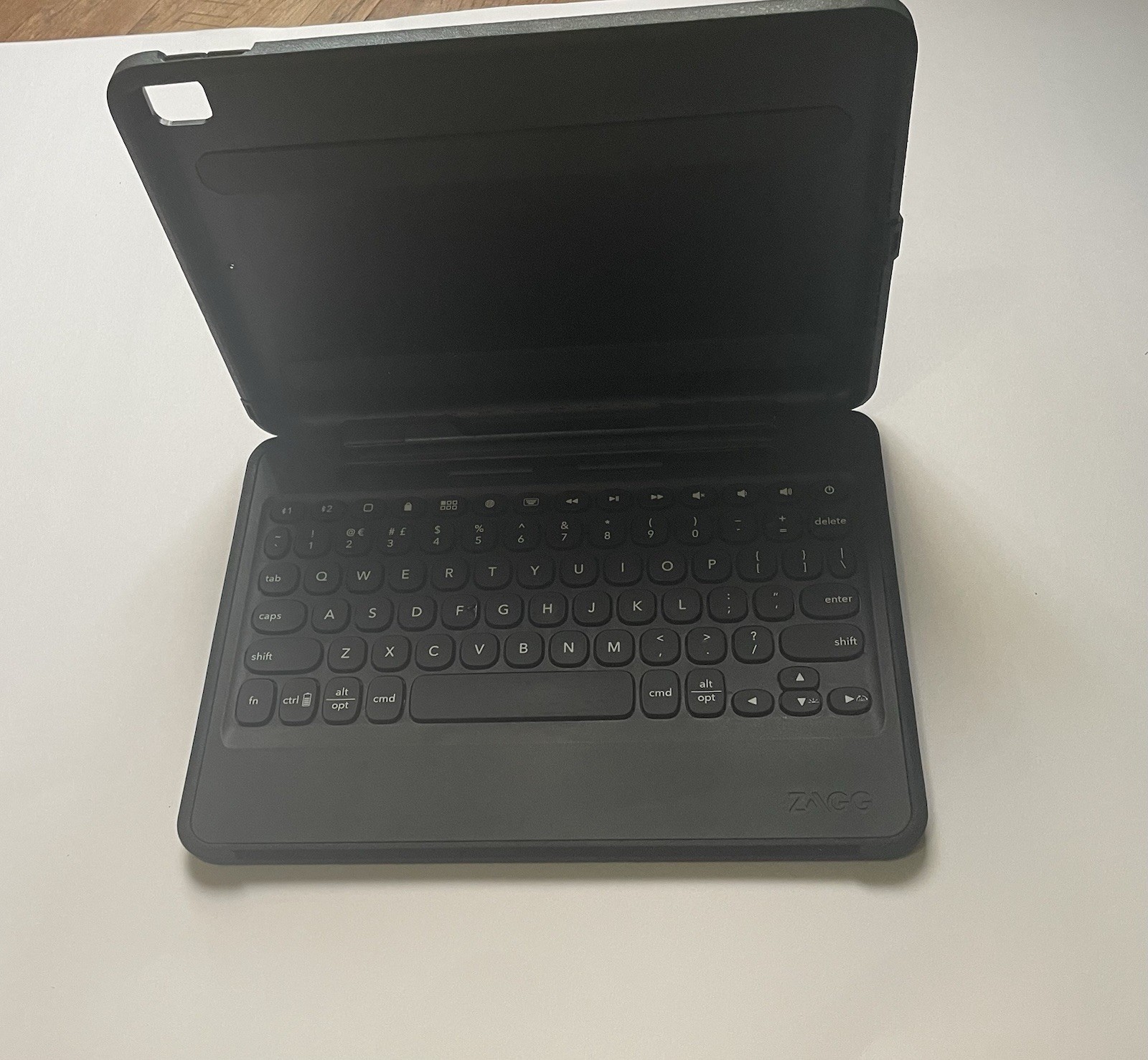 ZAGG Rugged Case