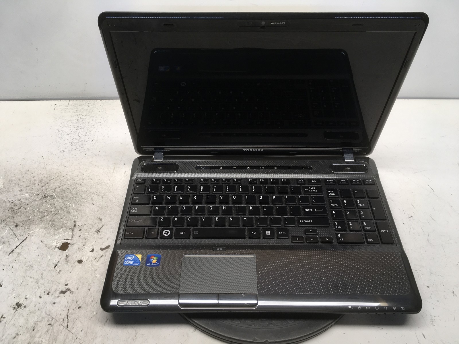 Toshiba Satellite A665-S6050 Intel i3-M350 2.27GHz 4 GB NO HDD No Batt