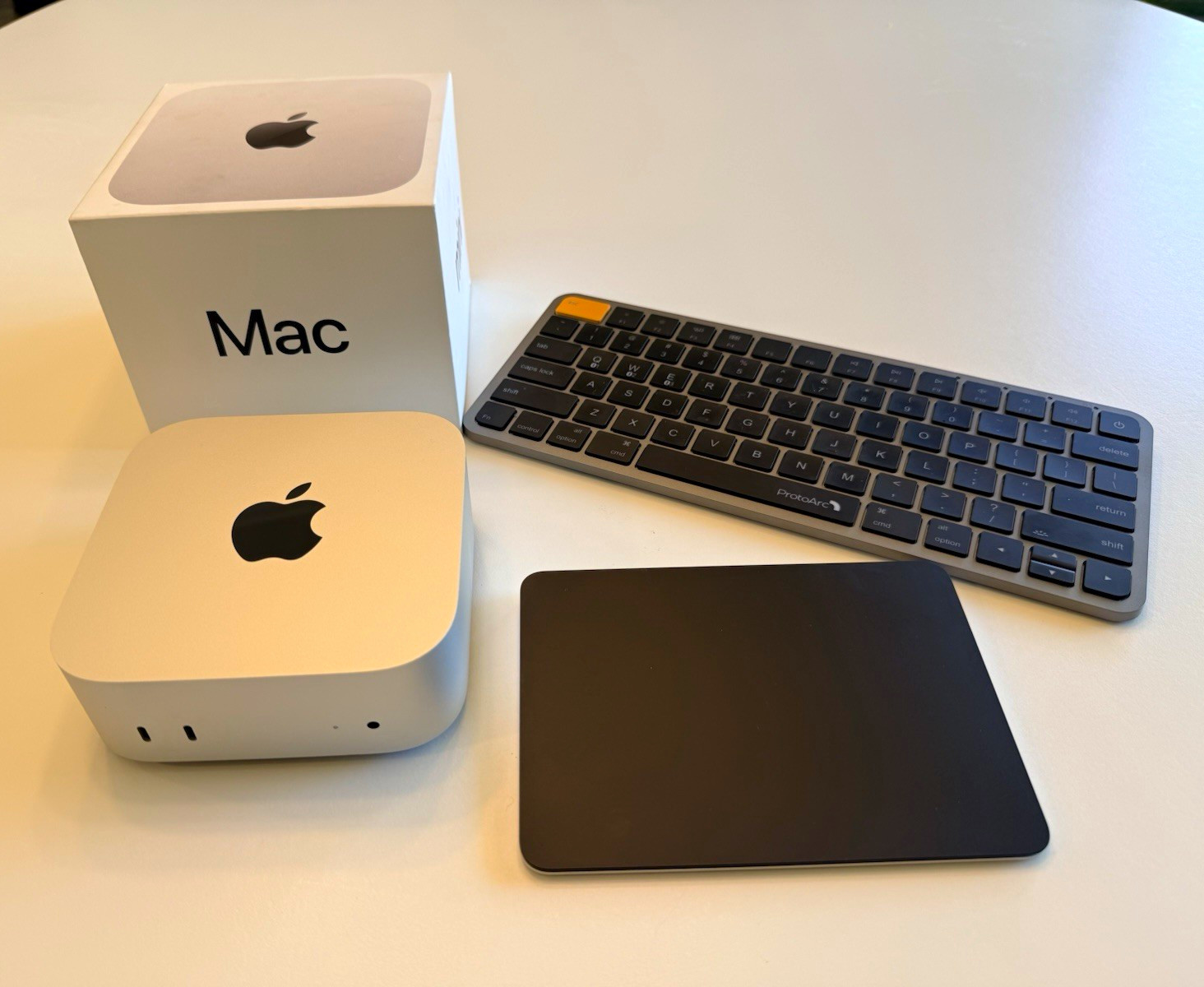 Apple Mac mini Silver (2024 M4 Pro 24gb RAM 512 SSD) w/ Box, Keyboard & Trackpad