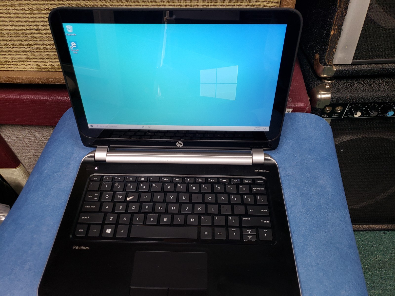 HP Pavilion TS 11 Notebook PC AMD A4-1250 4GB ram 320GB HDD Windows 10 boots
