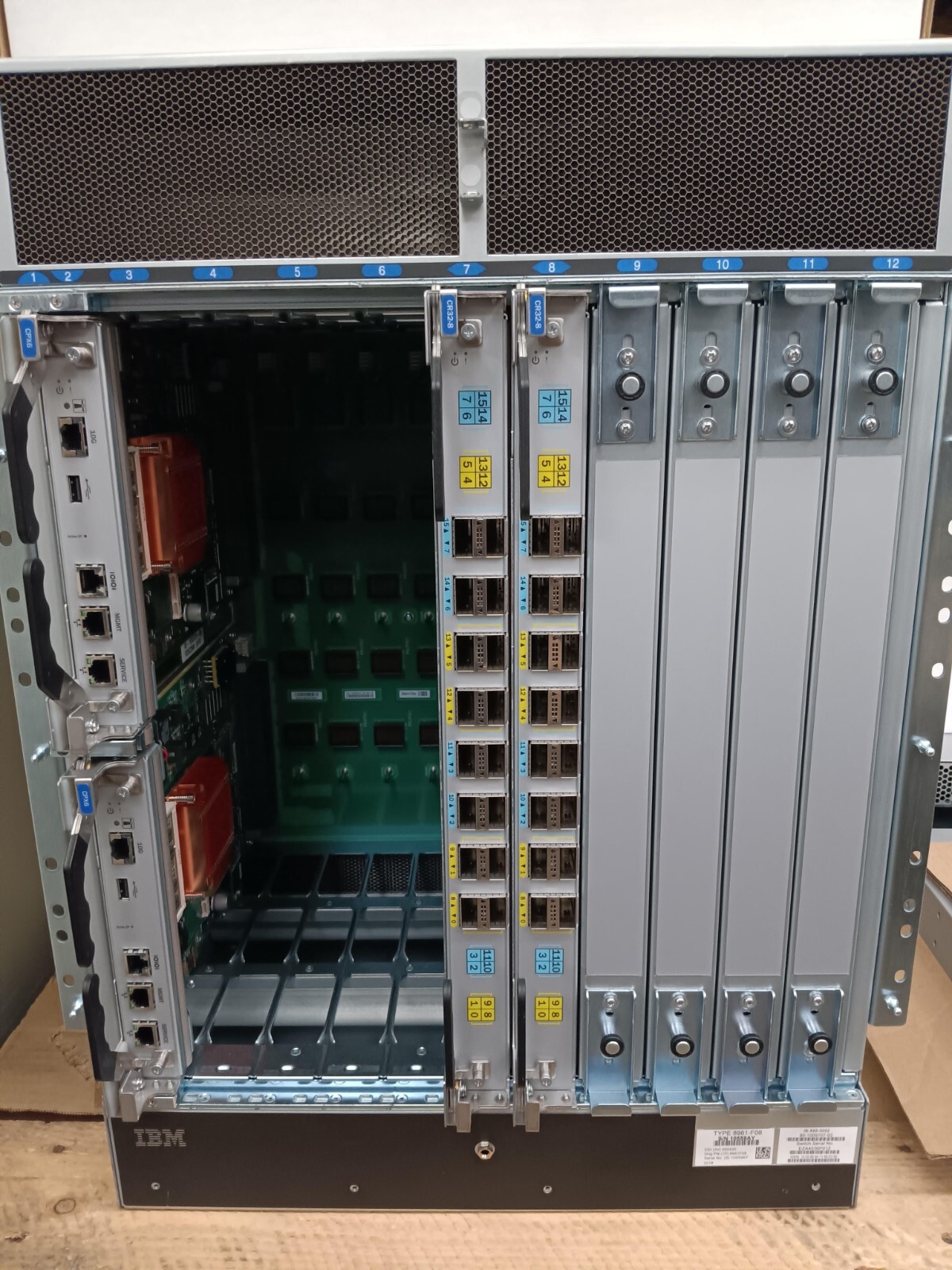 IBM 8961-F08 SAN512B-6 Fibre Channel Director Brocade X6-8
