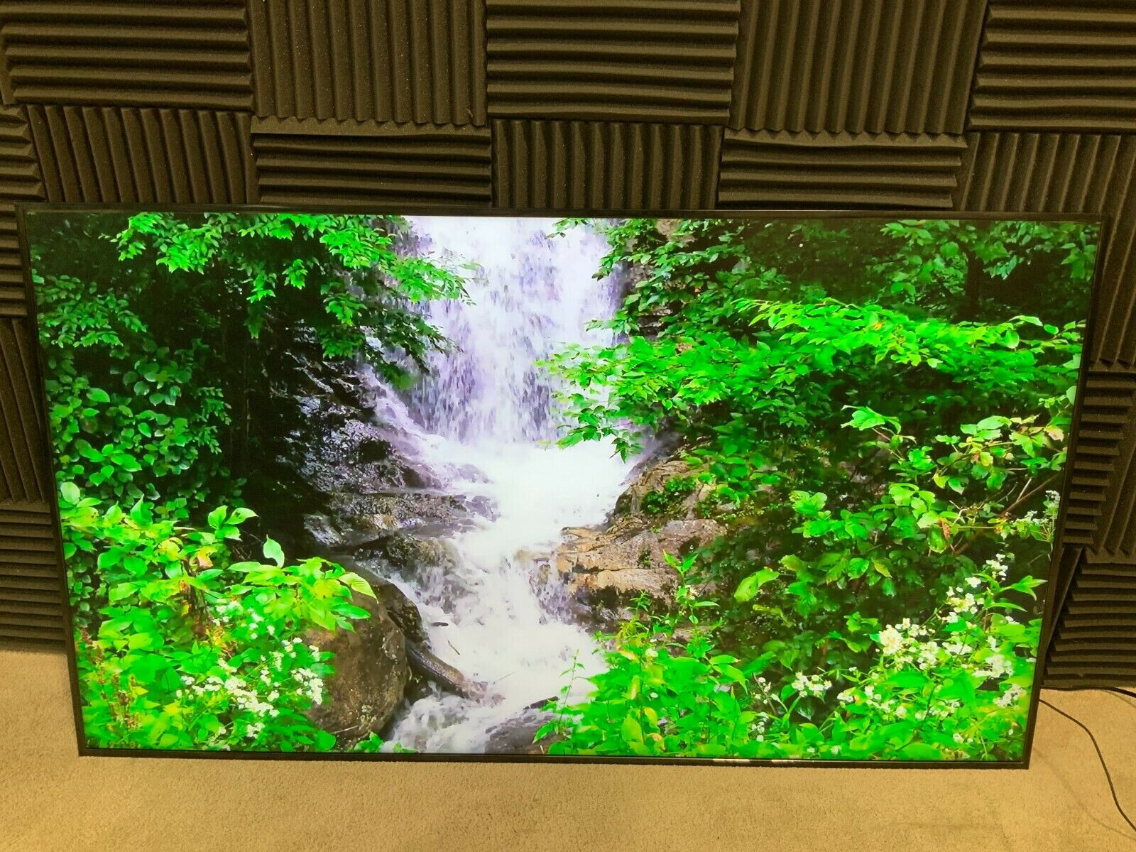Samsung QMR Series 65" Class HDR 4K UHD Commercial Smart LED Display QM65R