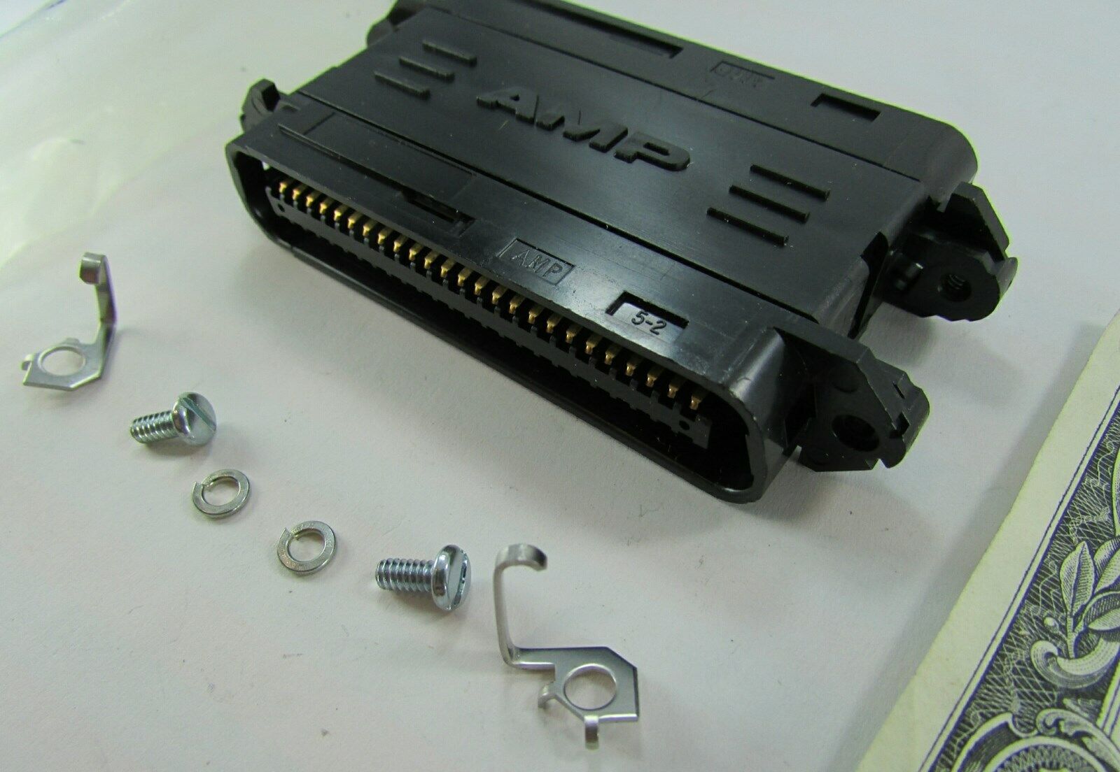 Amp Champ-Lok CN50M SCSI Gender Male-Male Telecom Adapter 25 Twisted Pair 50 C