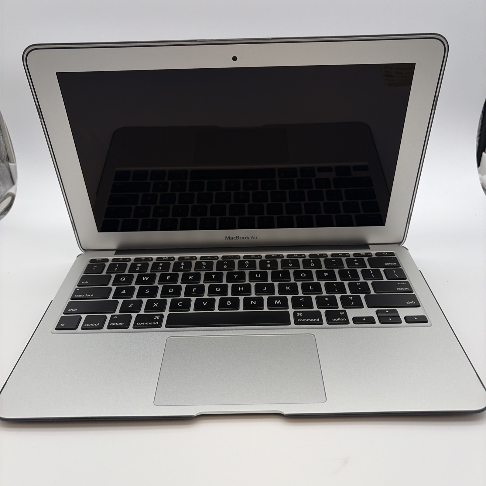 Apple MacBook macOS High Sierra 11” Intel Core i7 1.8GHz  L86