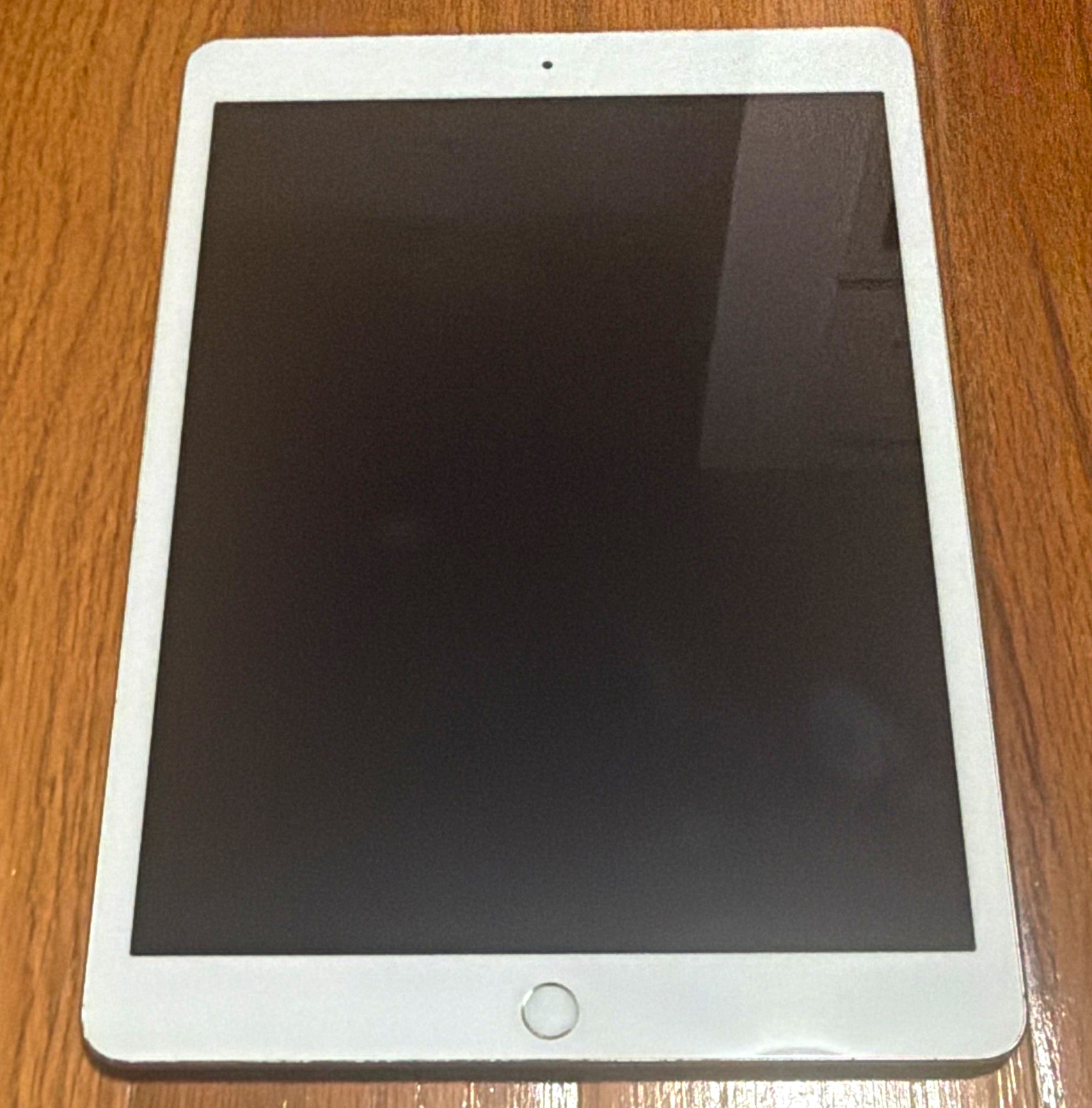 Apple iPad 10.2in Silver Tablet A2197 For Parts/Not Working