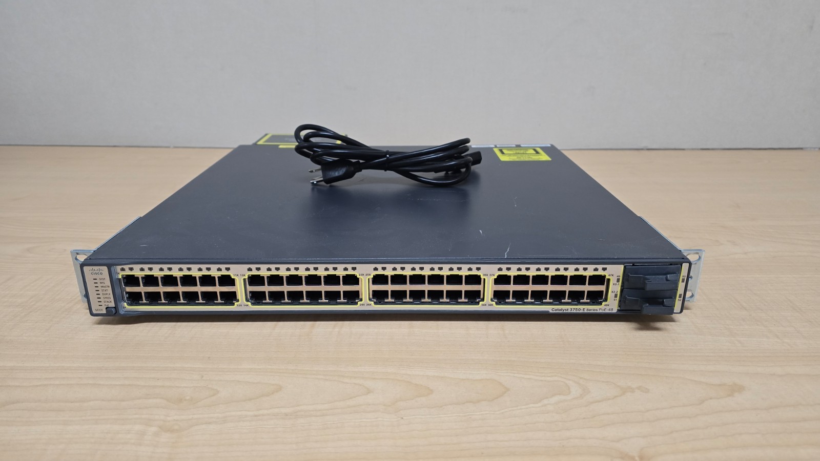Cisco WS-C3750E-48PD-SF 48 Port Rack Mountable Ethernet Switch