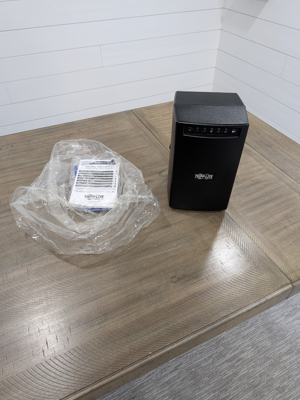 Tripp-Lite Smart1050-Never Used But Does Not Power On AGSM1050PJR3