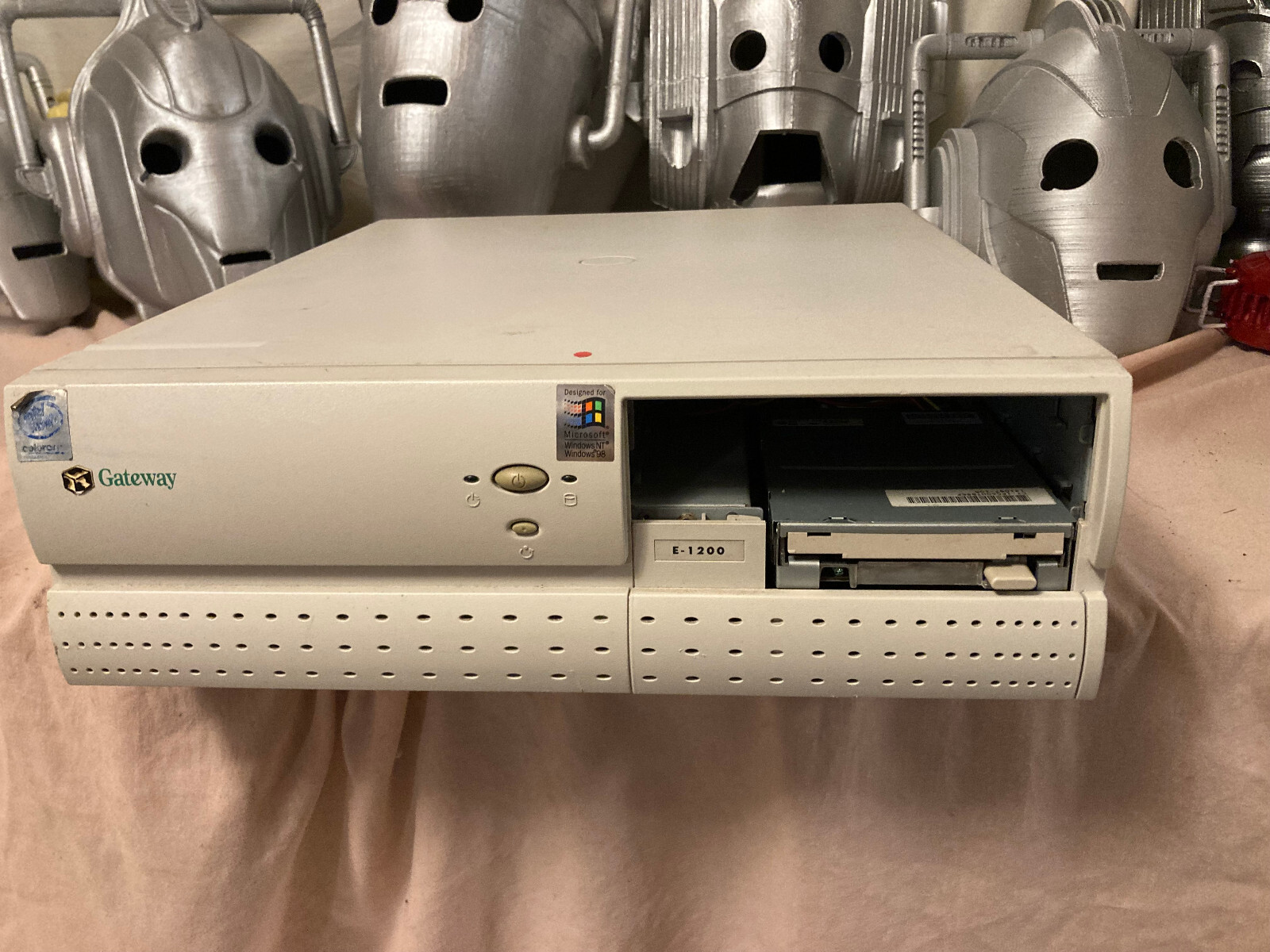 working Gateway Celeron 333 desktop E1200  64MB ram 3.5 floppy 2 PCI, 1 ISA, usb
