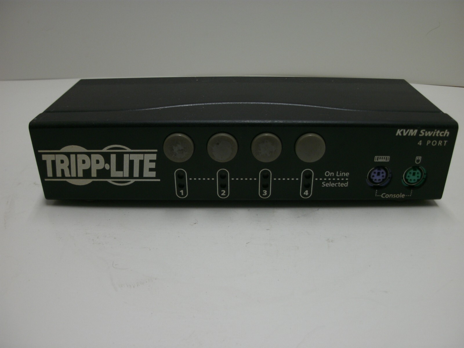 TRIPP-LITE KVM SWITCH 4 PORT NO POWER CORD