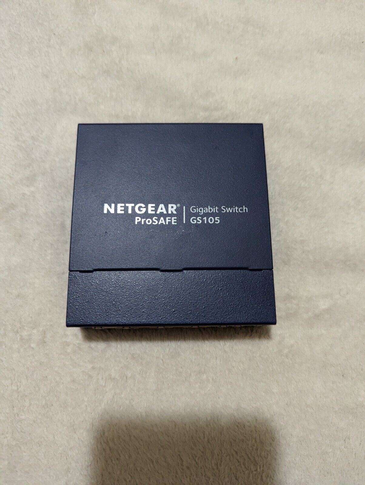 NETGEAR ProSafe GS105v5 5-Port 10/100/1000 Mbps Gigabit Desktop Ethernet Switch