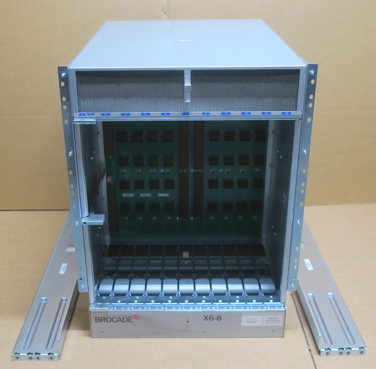 Brocade X6-8 8-Slot Gen6 Director 14U Rack-Mountable Switch Blade Chassis Only