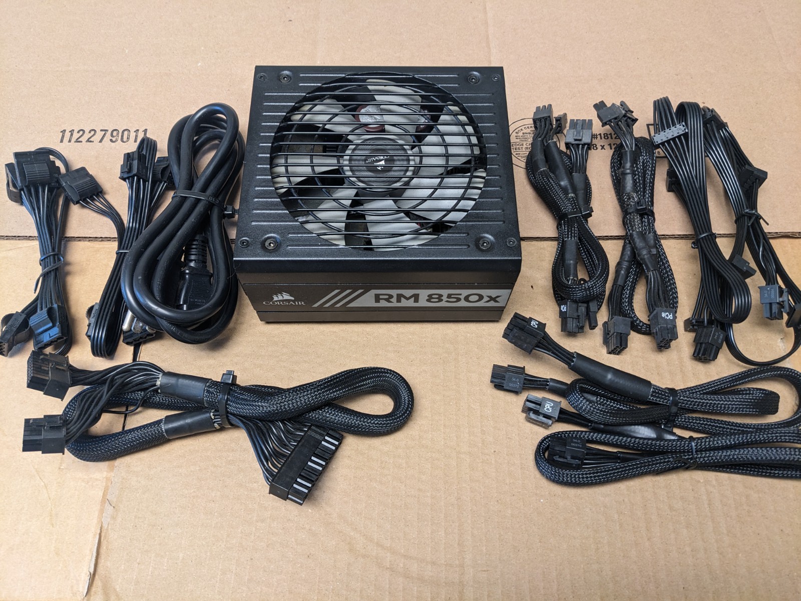 Corsair CP-9020180-NA RM850x 850 W 80 PLUS Gold Certified Fully Modular PSU